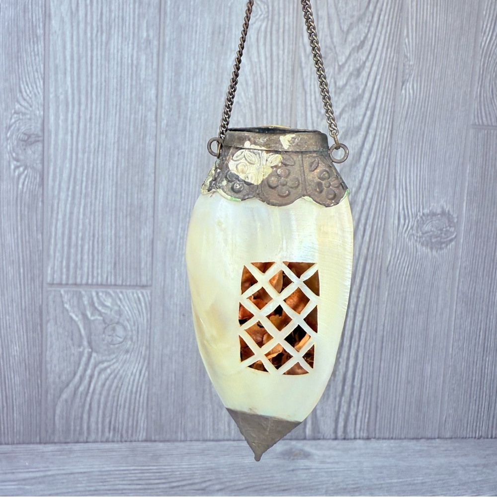 Carved Mother Pearl Chaletain Scent Bottle Ladies Snuff Bottle potpourri